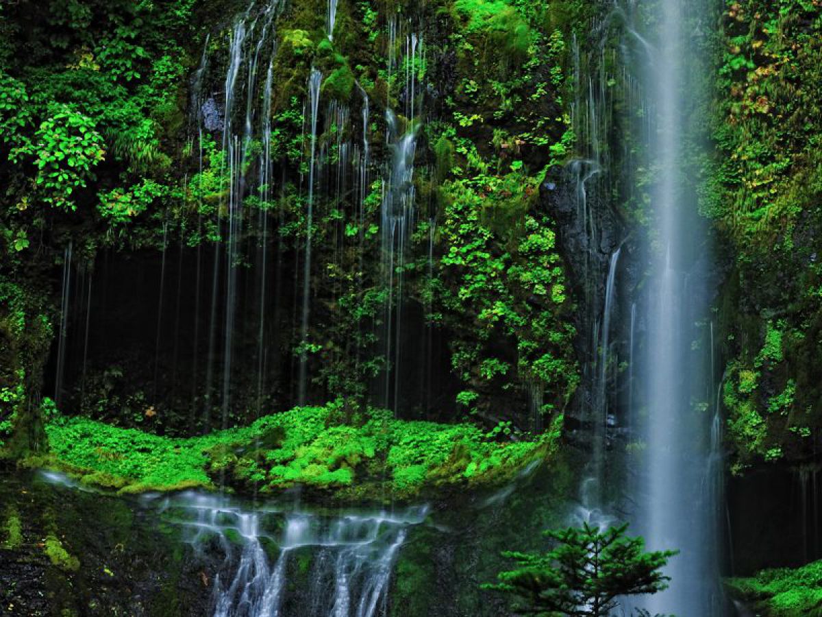 不易の滝（長野県）